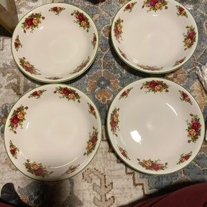 Royal Albert Old Country Roses Pasta/Salad Bowl Set of 4